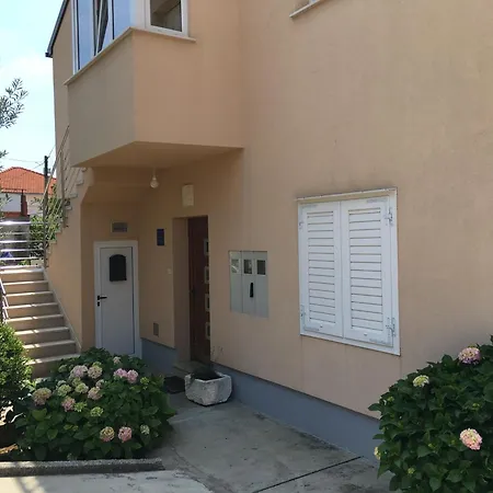 Apartman Longo *