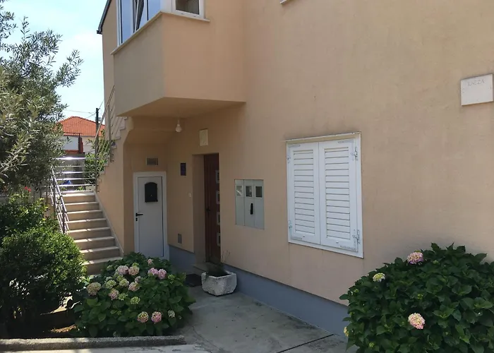 アパート Longo *