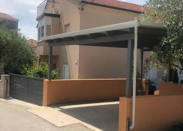 Longo トロギール